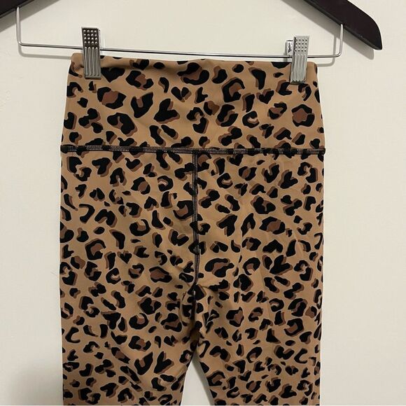 IVL Collective Into The Wild Cheetah Print 7/8 Legging Size 4 25” inseam - Picture 7 of 12